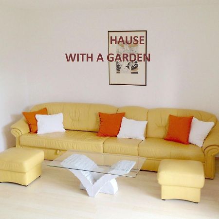 Flair Apartmanhaz Eger Buitenkant foto