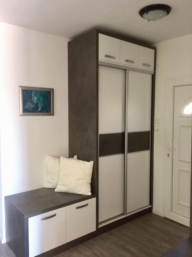 Flair Apartmanhaz Eger Buitenkant foto