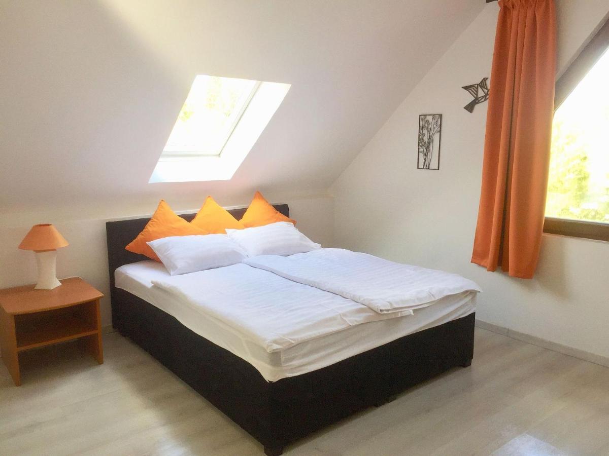 Flair Apartmanhaz Eger Buitenkant foto