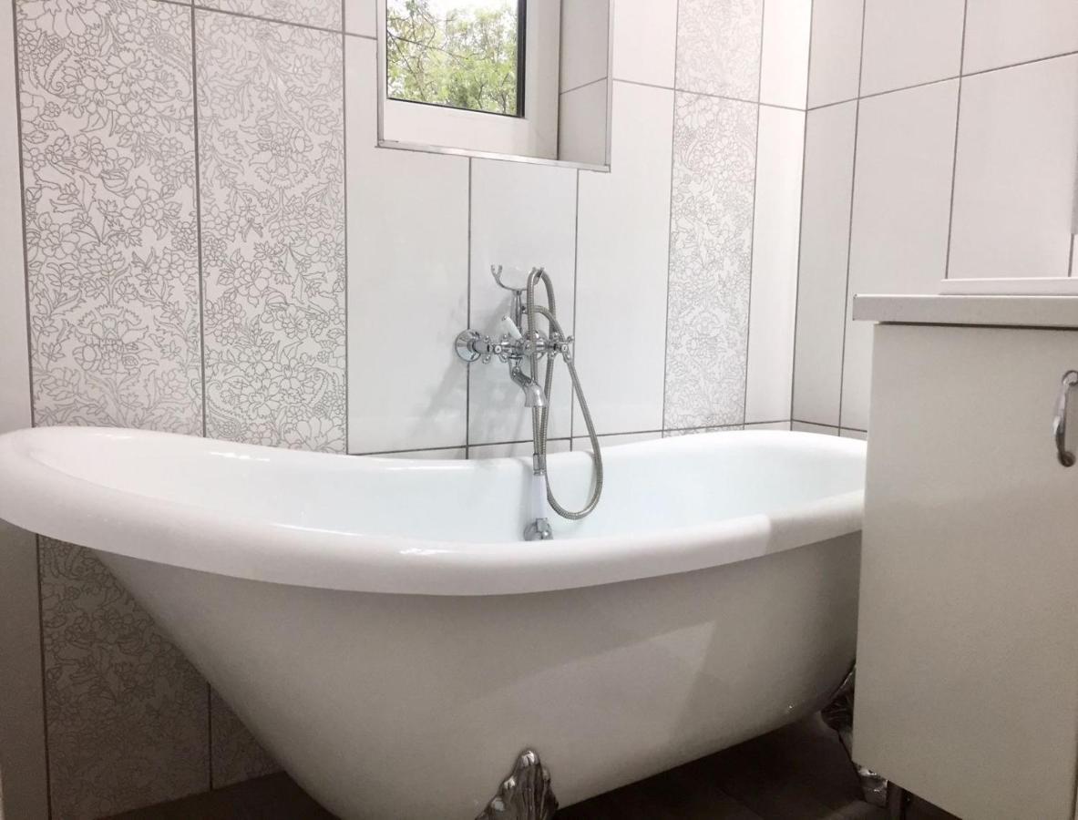 Flair Apartmanhaz Eger Buitenkant foto
