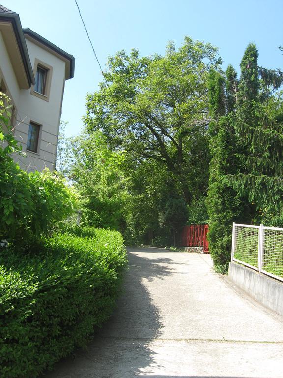 Flair Apartmanhaz Eger Buitenkant foto