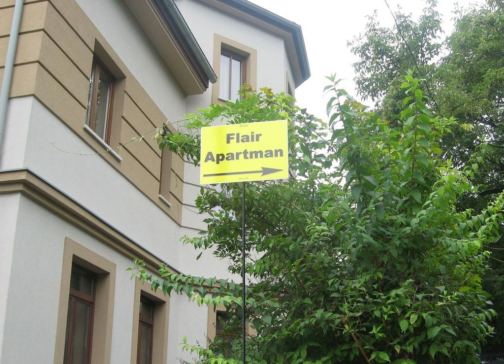 Flair Apartmanhaz Eger Buitenkant foto