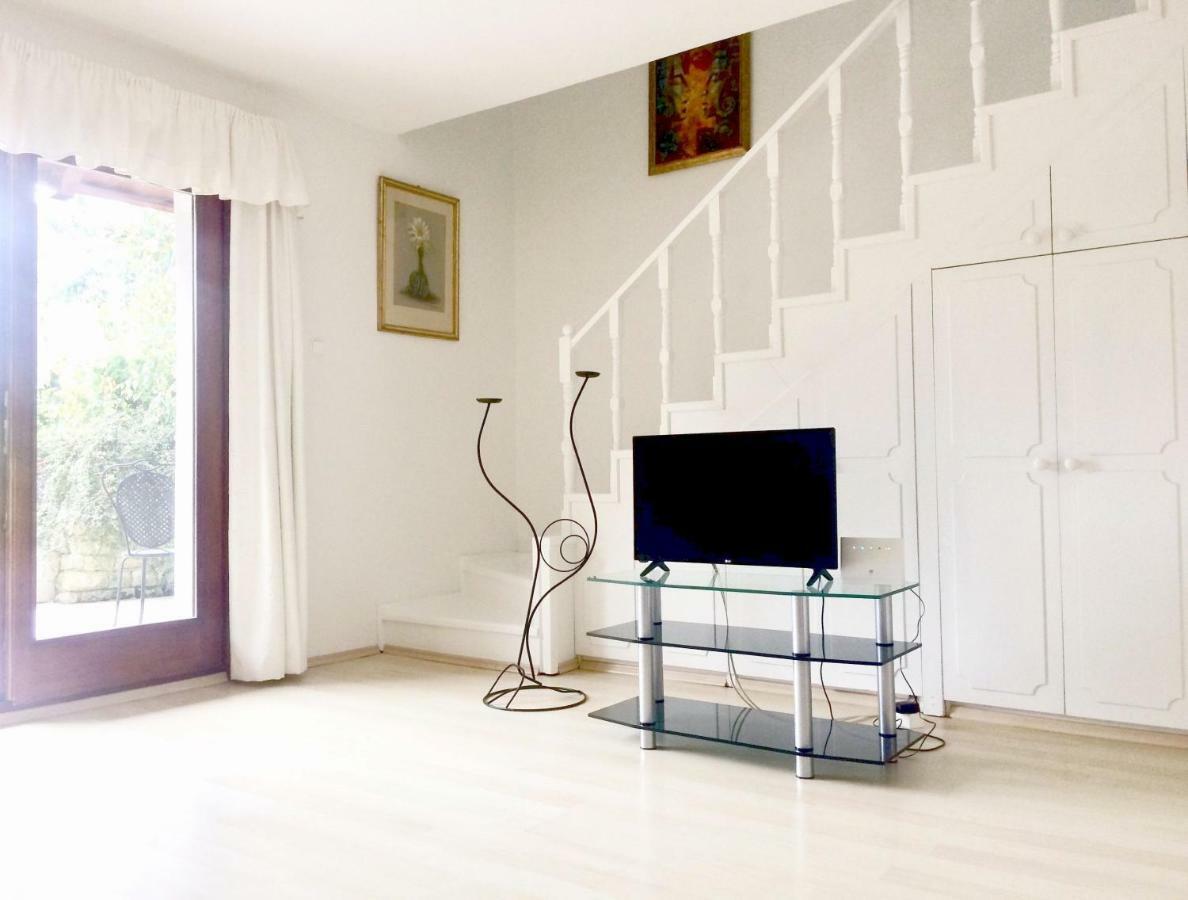 Flair Apartmanhaz Eger Buitenkant foto